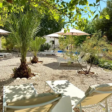 Mas Del Pi Bed & Breakfast Valderrobres